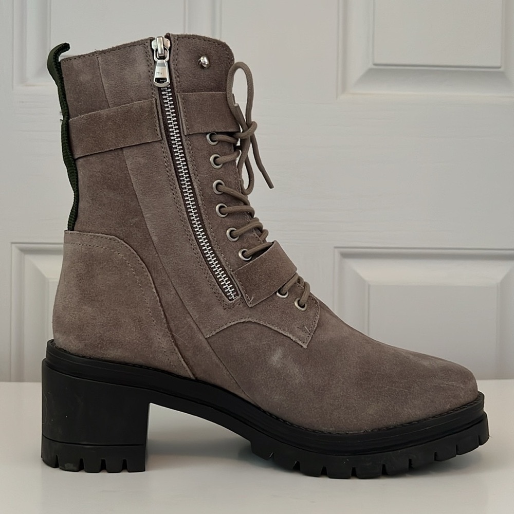 Charles by Charles David Clout Taupe Boots, Size 10 - Picture 5 of 11